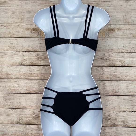 Black Two Piece - Picture 3 of 4